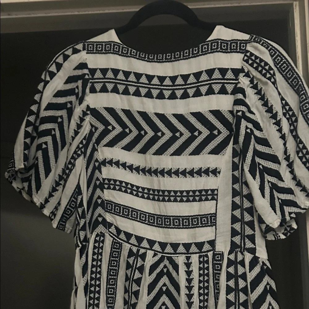 Old Navy Black and White Patterned Midi Dress - Picture 4 of 4
